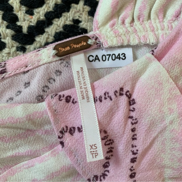 NWT Free People Asymmetrical Cropped Top size XS - Picture 3 of 5